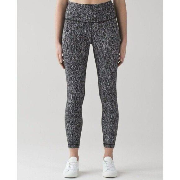 Lululemon High Times Pant Luon Suited Jacquard Black White Size 8 EUC - Picture 1 of 6
